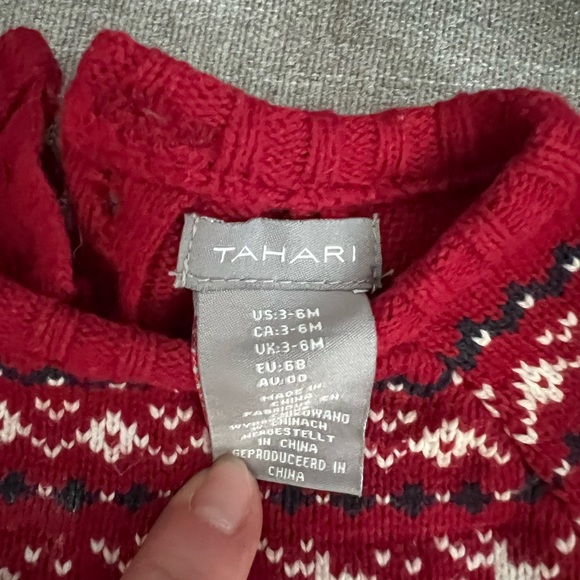 Tahari baby Christmas/ Winter one piece sweater with matching hat 3-6mos - Picture 2 of 2